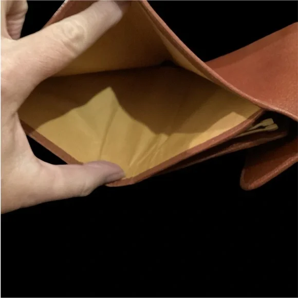 Gucci Clutch/ Wallet (FULL INCLUSION) - Picture 8 of 12